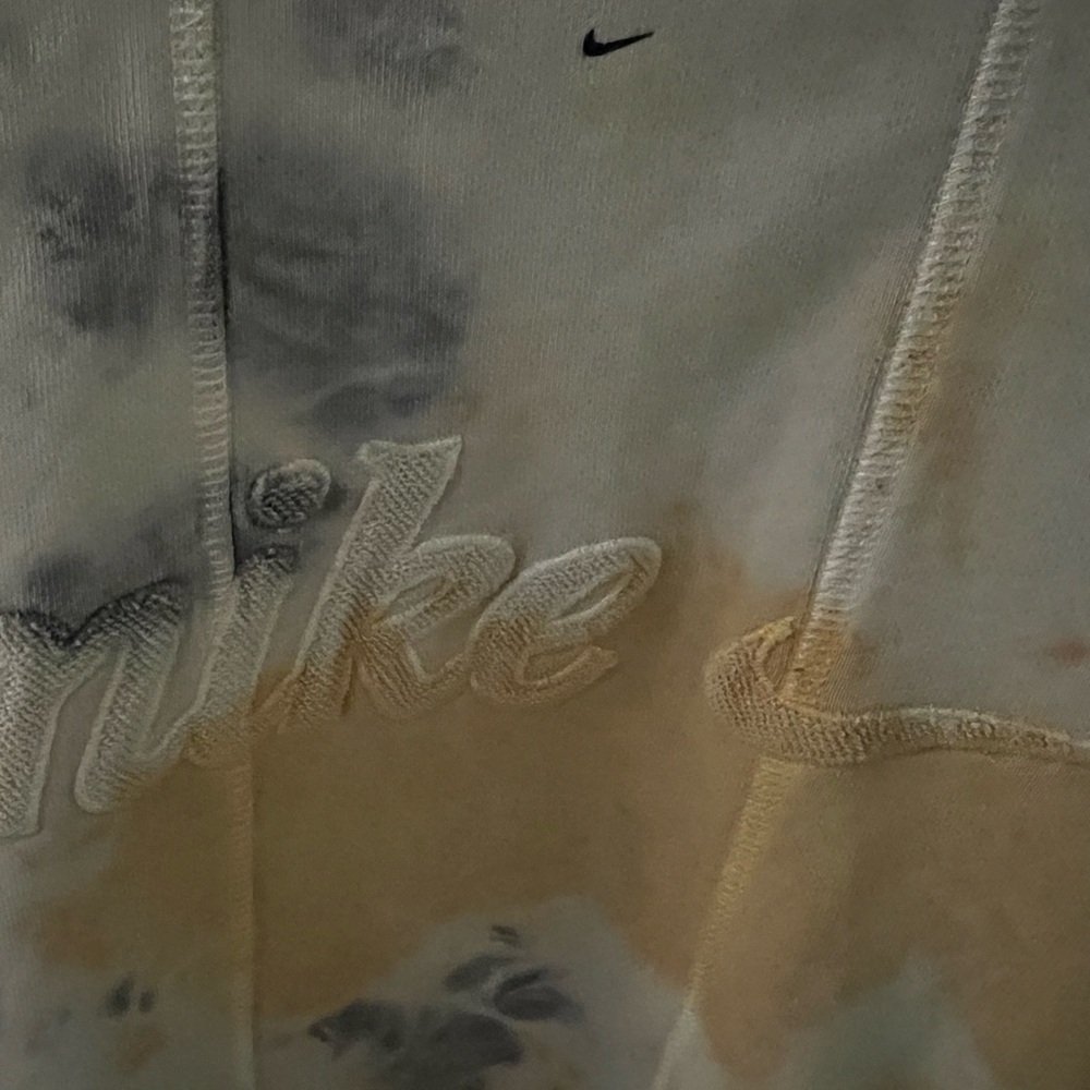 Nike Men's Size Large Tie-Dye Hooded Sweatshirt in Cream, Yellow and Gray - Picture 4 of 8